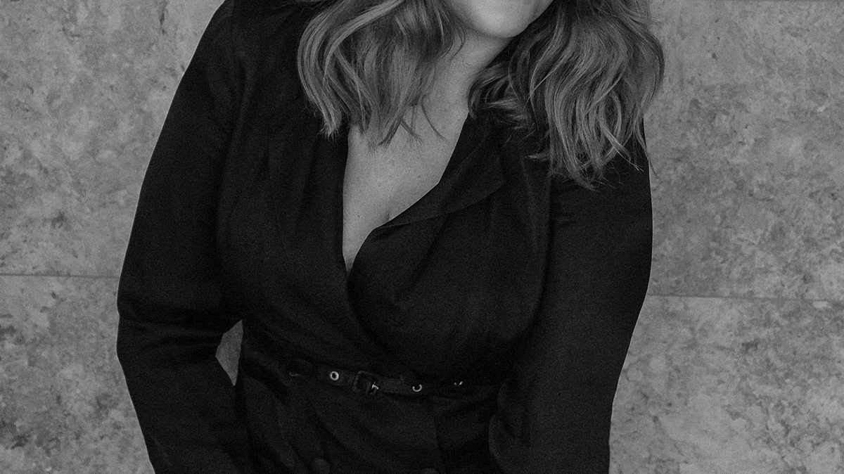 Under the Covers with Lisa Hamilton